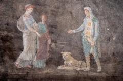 Os afrescos retratam a mitologia grega: Paris sequestra Helena, desencadeando a Guerra de Tróia