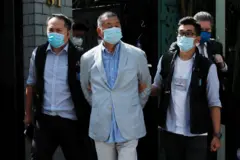 香港壹傳媒黎智英等9人涉勾結外國勢力被捕 數百警員搜證被批製造「白色恐怖」