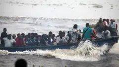 Àwọn èèyàn nínú ọkọ̀ ojú omi 