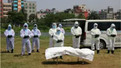 গত ২৪ ঘণ্টায় করোনা ভাইরাসে আক্রান্ত হয়ে মৃত্যুবরণ করেছেন ২৬ জন।