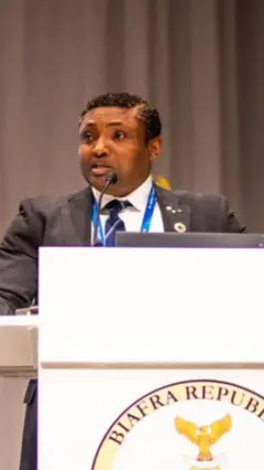 Foto Simon Ekpa