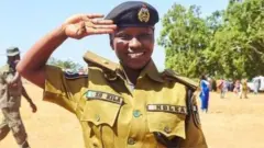 Zainab Aliyu ninu aṣọ ajọ NDLEA