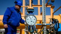 Россия газ иншооти ва ишчиси