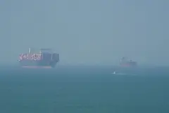 Navios no Estreito de Ormuz