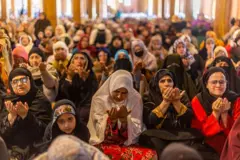 Muslim women are praying in Ramadan
