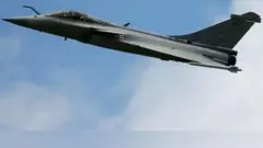 ফ্রান্সের কাছ থেকে ২৬টা রাফাল-এম যুদ্ধবিমান কিনছে ভারত- ফাইল ছবি। 