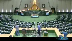 مقام‌های اقتصادی ایران: آمریکا با تحریم‌هایش پا بر گلوی ایران گذاشته است