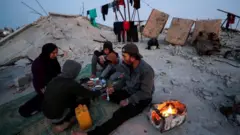 اسرائیل به دنبال پایان اولین مرحله آتش‌بس در شنبه گذشته، مانع ورود غذا و سوخت به غزه شده است