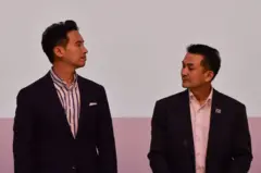 2 พรรค