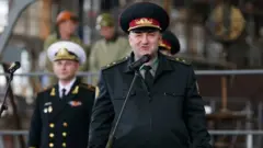 Ігор Павловський під час урочистих заходів з нагоди закладки чотирьох малих броньованих артилерійських катерів на ПАТ "Завод "Ленінська кузня", в Києві, 2016 рік