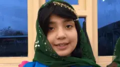 په قطر کې د طالبانو او امریکا ترمنځ د سولې تر هوکړې یوه ورځ مخکې، مزار شریف کې ځینې ځوانان راغونډ شوي وو او د سولې د راتلو په هرکلي کې یې تفریحي پروګرامونه جوړ کړي.