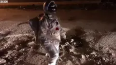 अंतरिक्ष यात्री-गड्ढे