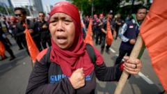 ribuan-buruh-datangi-gedung-dpr-apakah-kelompok-masyarakat-lain-akan-bergabung