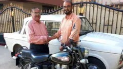 سری نیواسن اور ان کے بیٹے