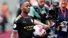 Raheem Sterling yatsindiye Man city ibitsindo bitatu mu rukino rwa mbere rwayihuje na West Ham ejo ku wa gatandatu