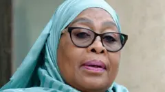 Dadka dhaleeceeya ayaa dowladda Madaxweyne Samia Suluxu Xasan ku eedeeynaya in ay caburineyso mucaaradka