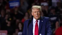 डोनाल्ड ट्रंप