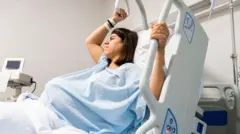 પ્રસૂતિની અલગ-અલગ રીતો, બાથટબ સ્ટૂલ અને ટેબલ પ્રસૂતિ, પ્રસૂતિ દરમિયાન શું ધ્યાન રાખવું, ગર્ભાવસ્થા બીમારી નથી, બીબીસી ગુજરાતી