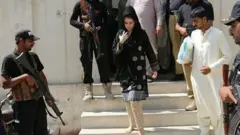 اُم رباب نے مقدمے میں تاخیر پر خاموش احتجاج ریکارڈ کرایا، جس میں وہ ننگے پاؤں عدالت میں گئیں۔ سوشل میڈیا پر یہ تصویر بڑے پیمانے پر شیئر ہوئی اور لوگوں نے ام رباب کے ساتھ اظہار یکجہتی کیا۔ 

