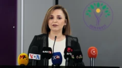 DEM Parti Sözcüsü Ayşegül Doğan, partisinin yeni belediye başkan adaylarını düzenlediği basın toplantısı ile duyurdu.