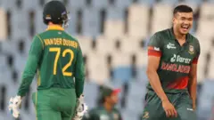 ফন ডার ডুসেন, তাসকিন আহমেদ