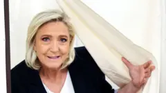 જમણેરી વિચારધારાનાં ફ્રાન્સનાં નેતા મરીન લે પેન