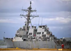 El destructor lanzamisiles guiados clase Arleigh Burke USS Stockdale en las costas de Puerto Rico.