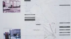 Mapa topográfico de 1984 da Ordnance Survey, com anotações manuscritas da polícia indicando as ruas ao redor da estação de metrô de East Finchley. Um ponto marcado como "corpo encontrado" aparece em um caminho, enquanto outros locais estão circulados e uma linha pontilhada traça uma rota pelo mapa