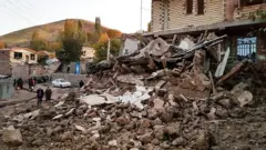 زلزله در شمال غرب ایران دست کم شش کشته به جا گذاشت