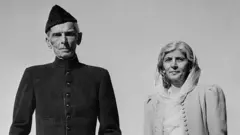 1964 में फ़ातिमा जिन्ना पाकिस्तान के राष्ट्रपति अयूब ख़ान के ख़िलाफ़ संयुक्त विपक्ष की उम्मीदवार थीं.