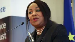 Fatma Samoura va travailler pour la CAF pendant six mois au moins.