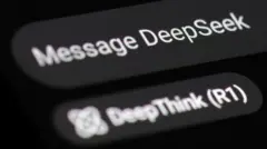 Interface do DeepSeek com botão "DeepThink" visível