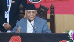 कोशी प्रदेशसभामा सम्बोधन गर्दै प्रधानमन्त्री केपी शर्मा ओली