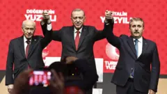 Son seçimde üç partinin yer aldığı Cumhur İttifakı'nın genişlemesi bekleniyor