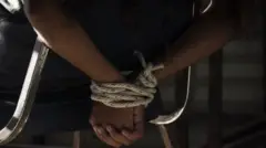 እሱር