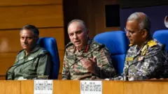 भारतीय सुरक्षा दलाची पत्रकार परिषद