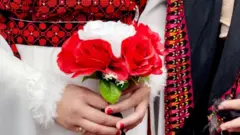 Келин ва куёвнинг иллюстратив сурати