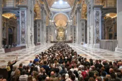 Fila na Basílica de São Pedro