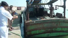 தமிழ்நாட்டு மீனவர்கள் மீது இந்திய கடற்படை துப்பாக்கிச்சூடு