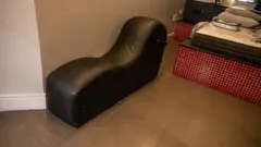 Poltrona erótica será retirada dos quartos