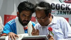 अभिजीत दीपके और सोनम वांगचुक