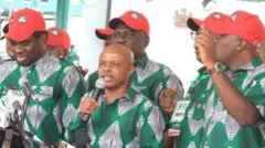 Aworan ẹgbẹ oṣiṣẹ