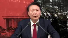 윤석열 전 대통령과 국회와 군인들의 사진을 합성한 배경 사진