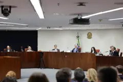 Ministros reunidos em Plenário da 1ª Turma