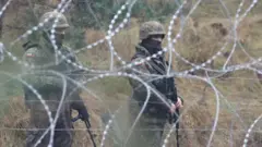 पोल्यान्डको सीमामा खटिएका सैनिक