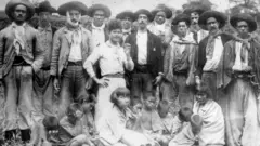 Bugreiros, mulheres e crianças indígenas Xokleng