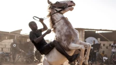 Umutwazi w'ifarasi i Ouagadougou, Burkina Faso - ku wa mbere italiki 1 z'ukwa kabiri 2022