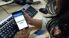 নাগরিকদের ব্যক্তিগত তথ্যের সুরক্ষা দিতে একটি আইনের প্রস্তাব করেছে বাংলাদেশের সরকার, যদিও অনেকে এই নিয়ে উদ্বেগ প্রকাশ করেছেন।
