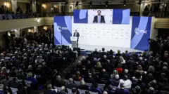 Wiceprezydent USA JD Vance wygłasza przemówienie podczas Monachijskiej Konferencji Bezpieczeństwa (MSC) w Monachium, Niemcy, 14 lutego 2025 roku.