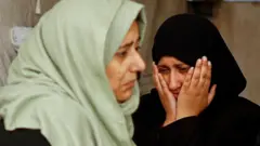 इजरेली हमलामा रफाहमा मारिएका प्यालेस्टिनीका शोकाकुल आफन्त